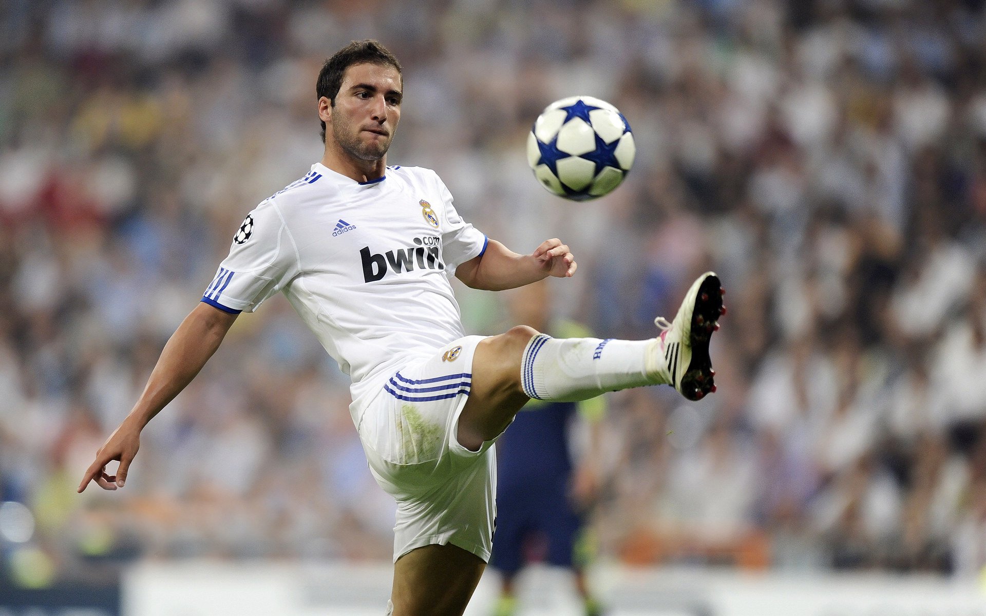 中国足球联赛营销渠道多元化拓展，足球营销策划方案范文